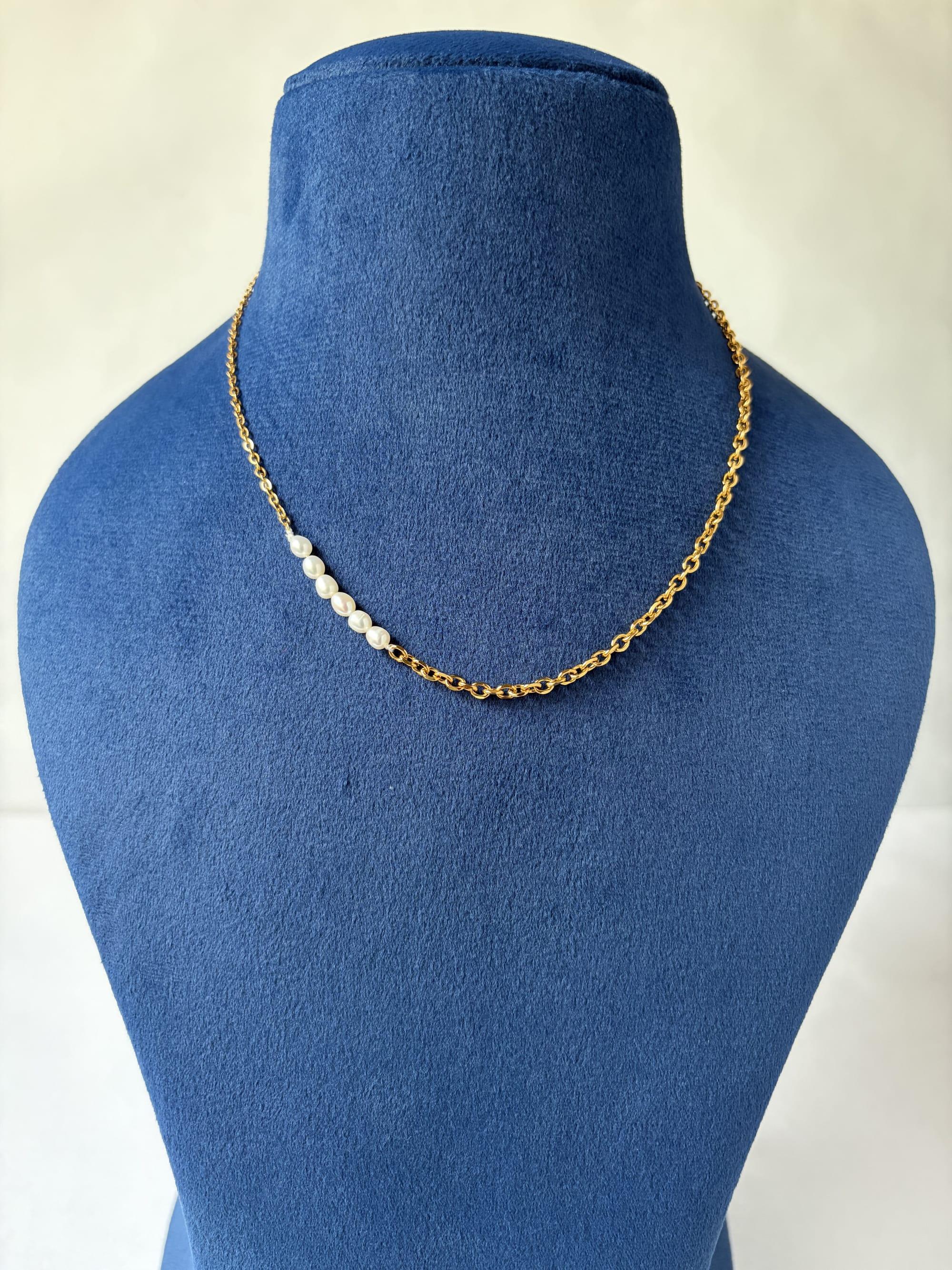 Asymmetric pearl necklace - image 2