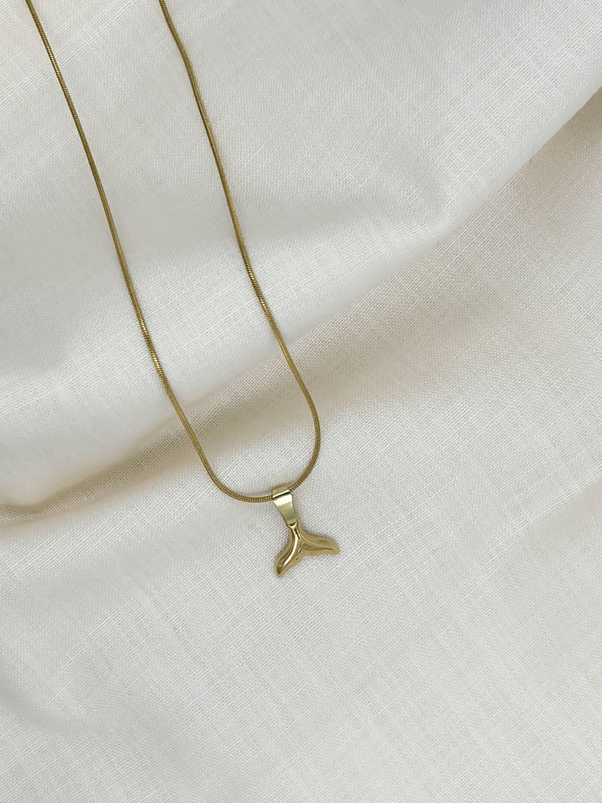 Fish tail pendant snake chain - image 5