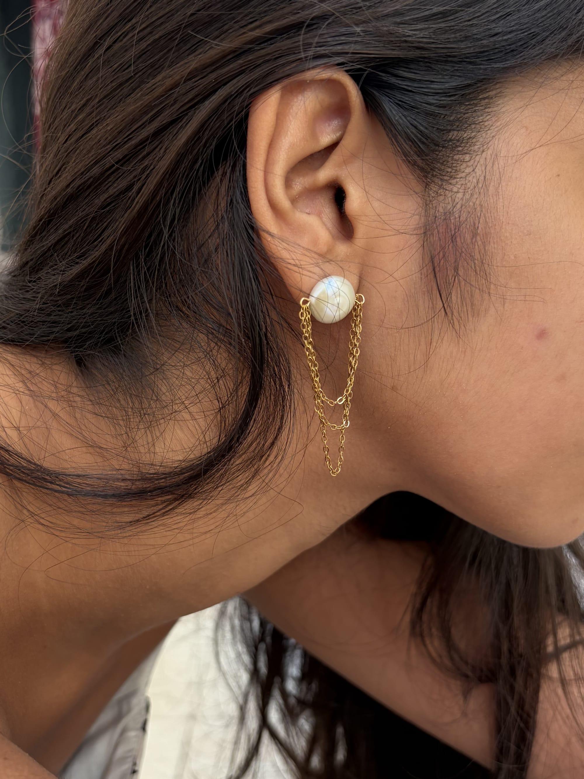 Layered chain pearl stud - image 4