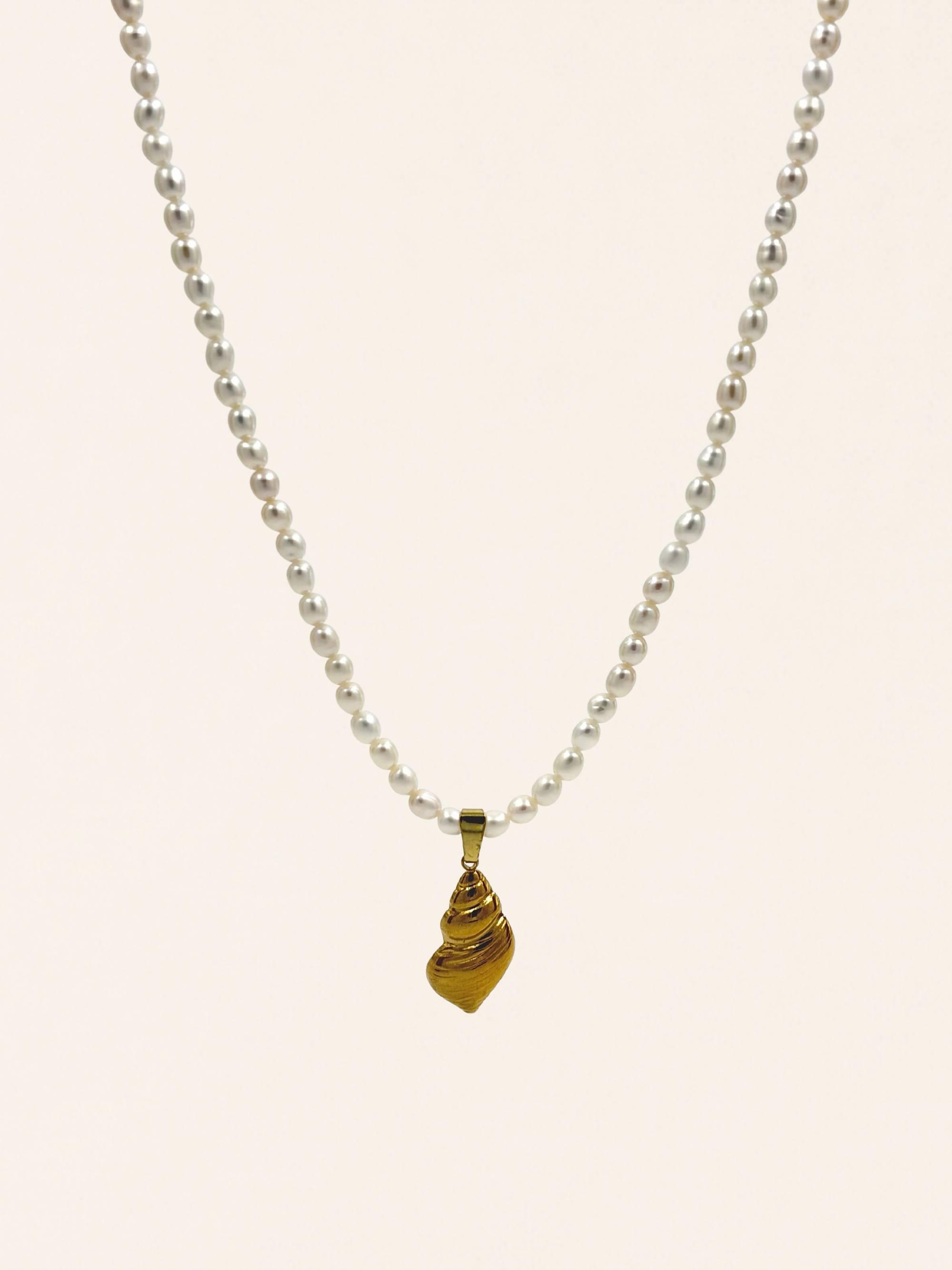 Conch shell pearl necklace