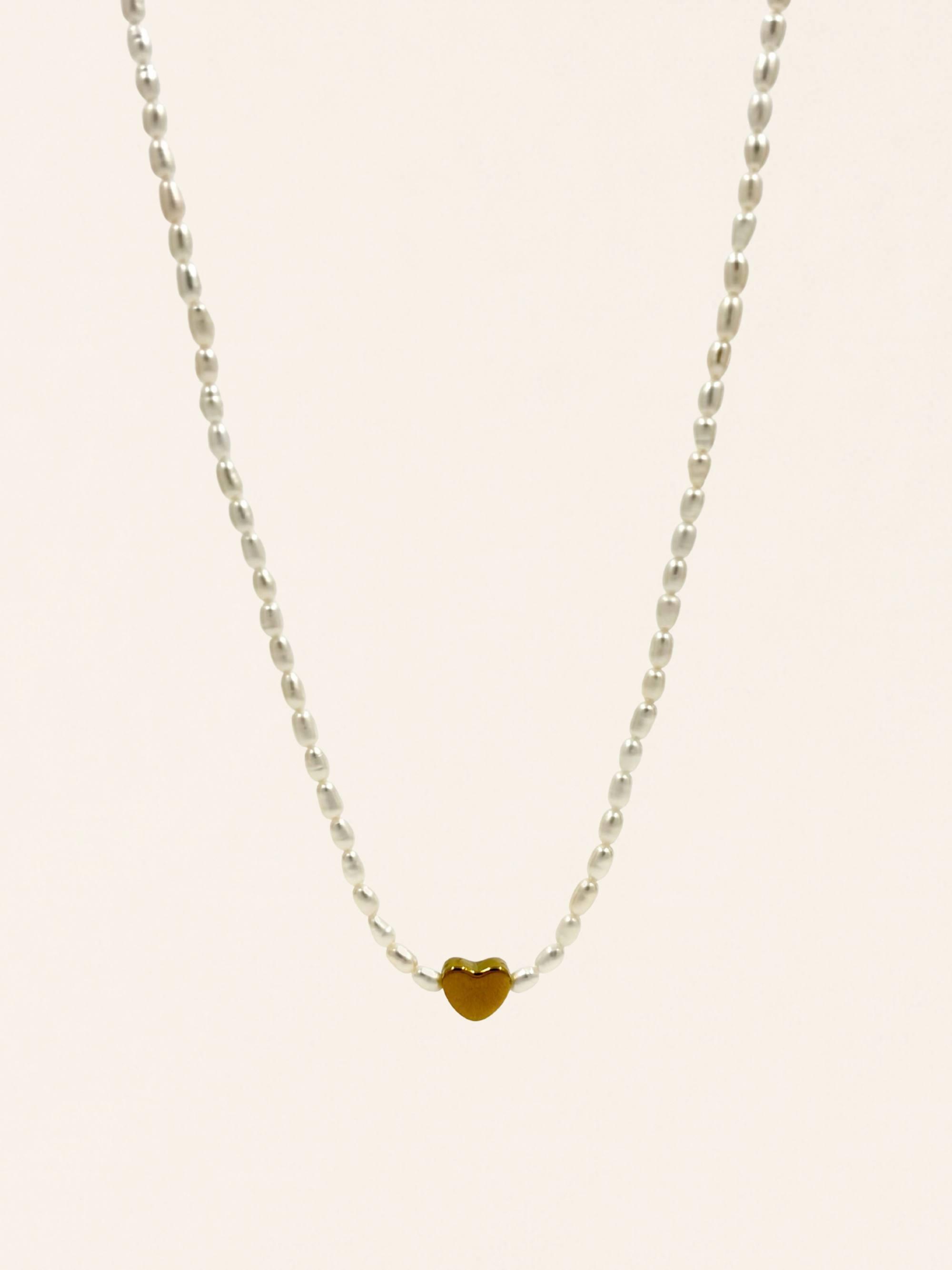 Heart pearl necklace