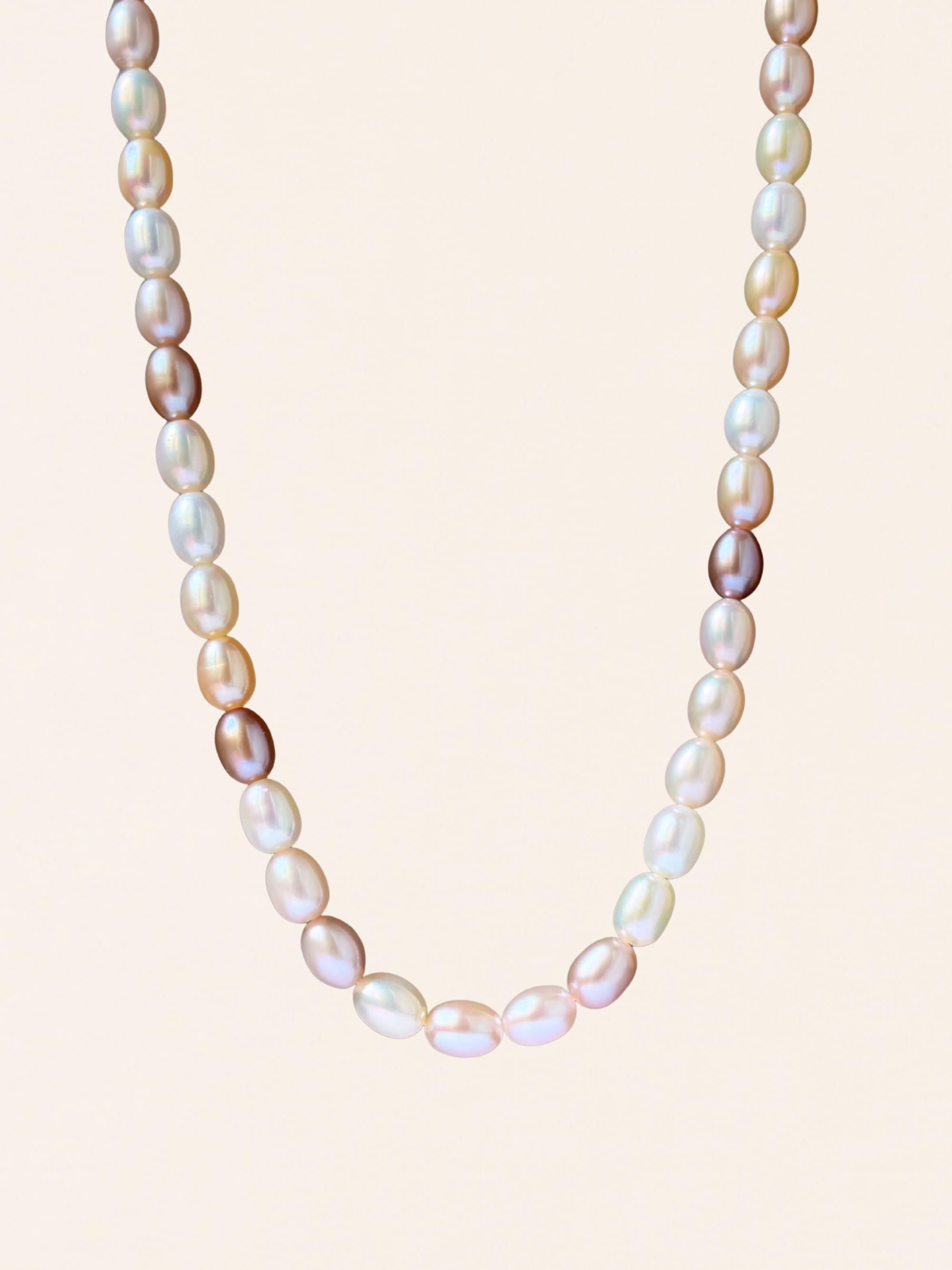 Multi color pearl necklace