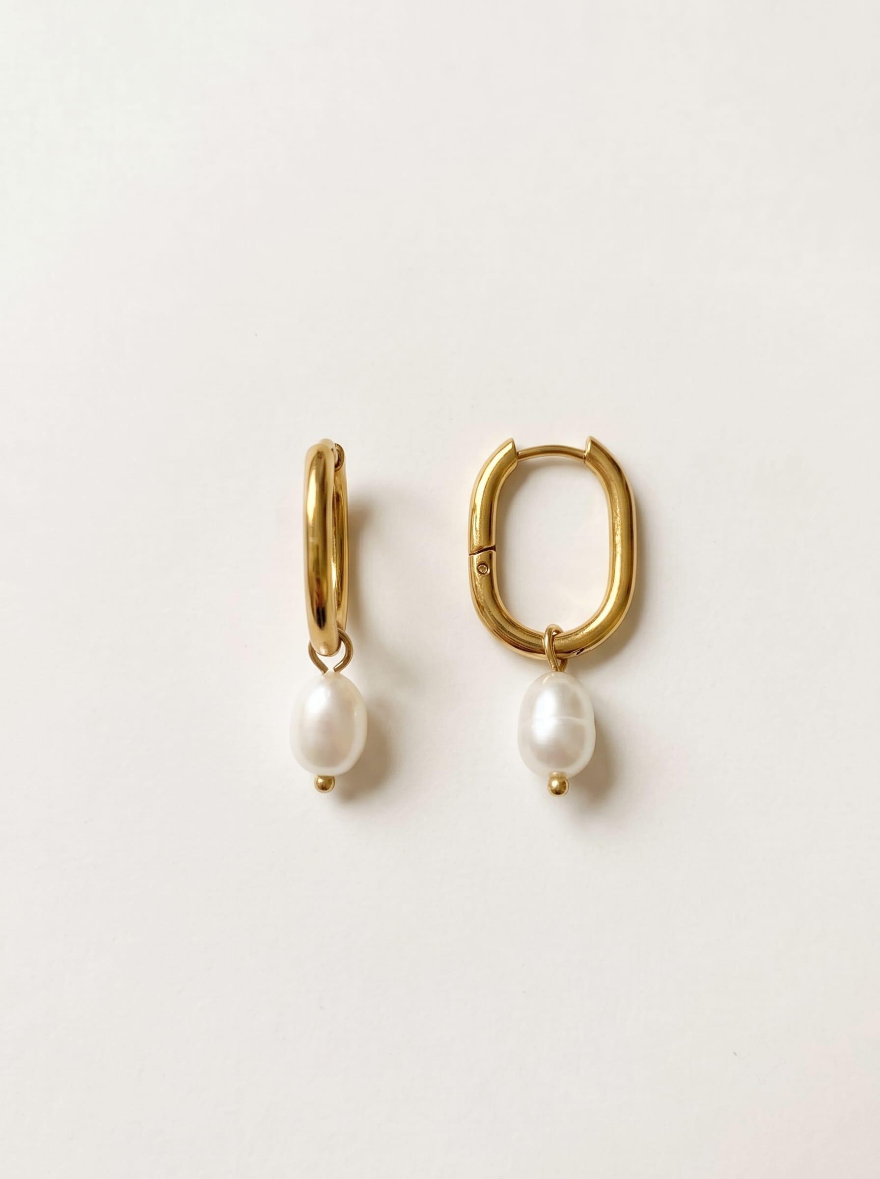 Oval pearl huggies