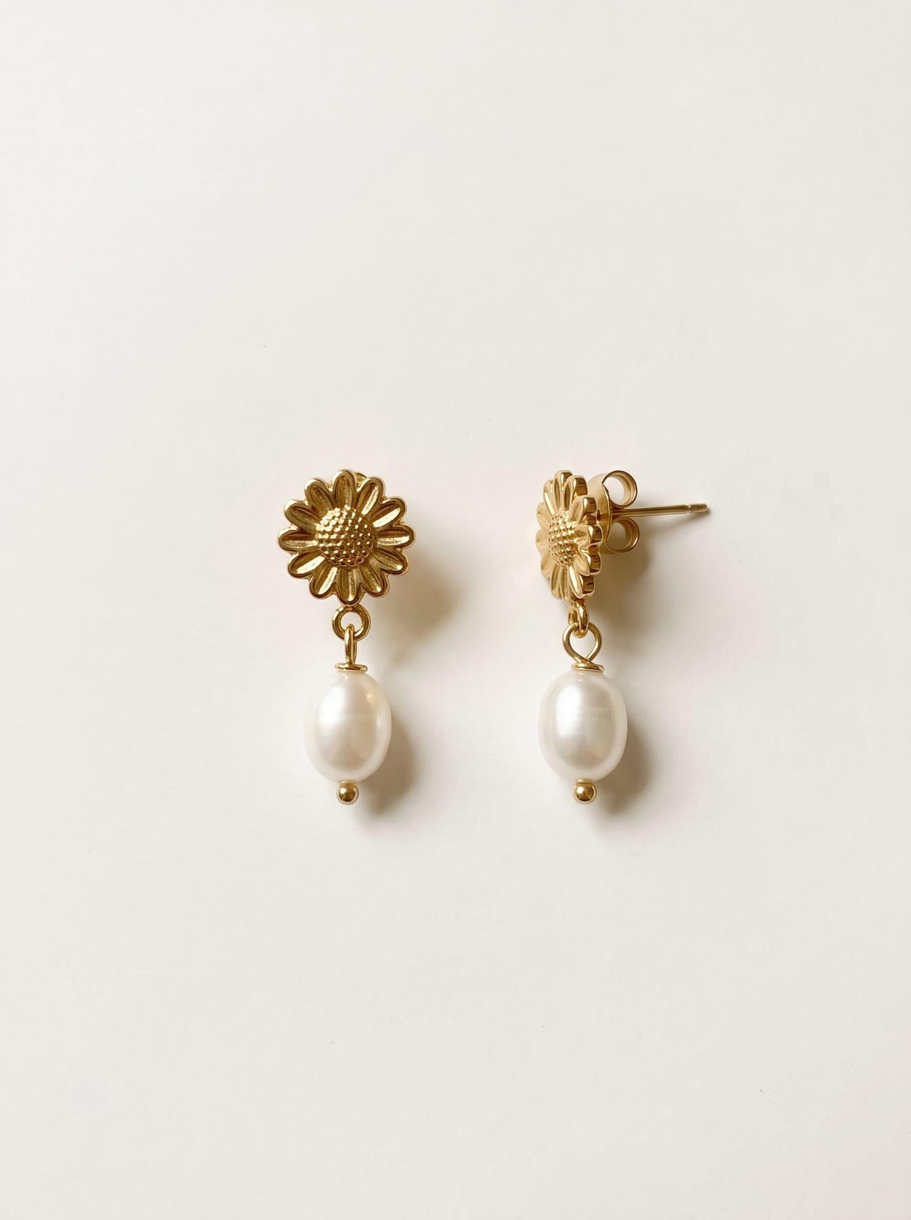 Sunflower pearl earrings